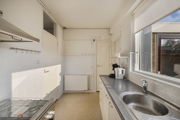 Medium property photo - Prof. Granpré Molièrelaan 16, 8302 BD Emmeloord